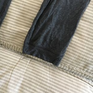 GAP Pants - Gap Body Lightweight Lounge Capris ~ L GAP Pants - Gap Body Lightweight Lounge Capris ~ L